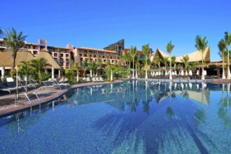 Baobab Resort, main pool