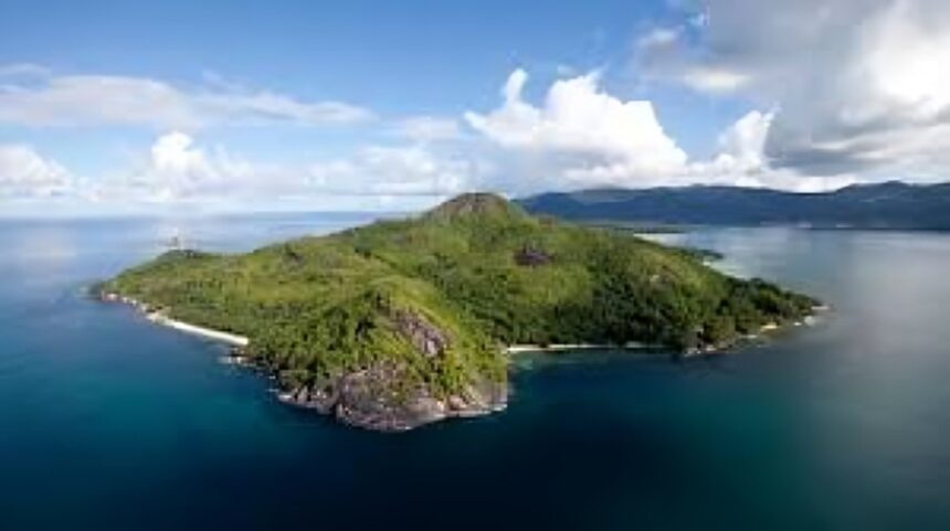 Moyenne Island Seychelles