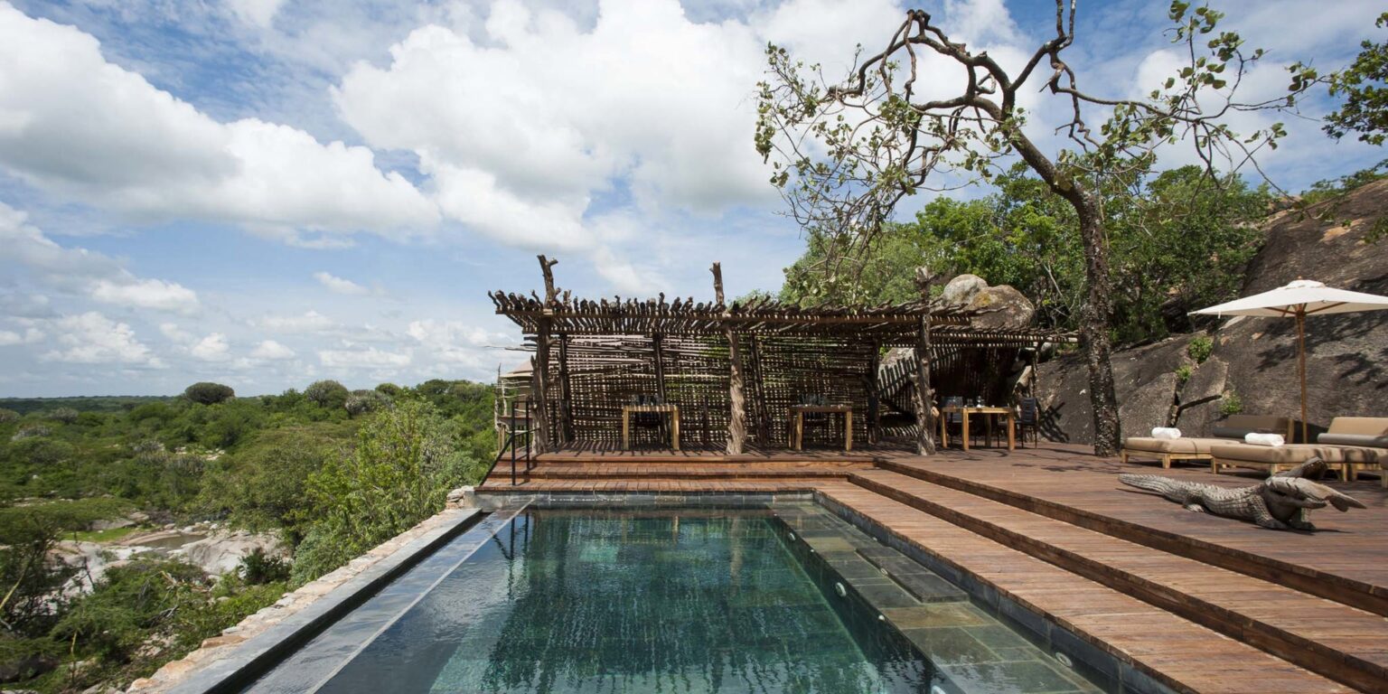 Serengeti luxury lodge