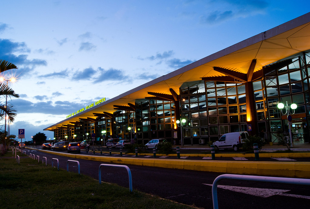 Roland Garros Airport, Réunion