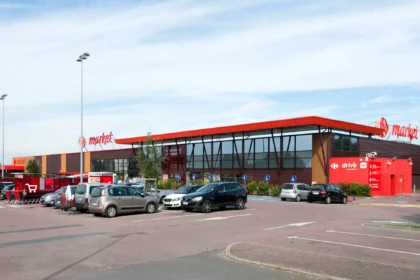Carrefour supermarket portfolio acquisition