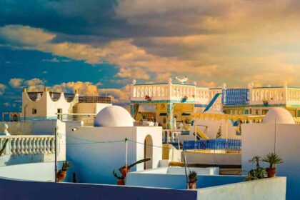 Coastal resorts and cultural highlights 