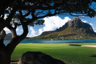 Paradis Beachcomber Golf Resort & Spa