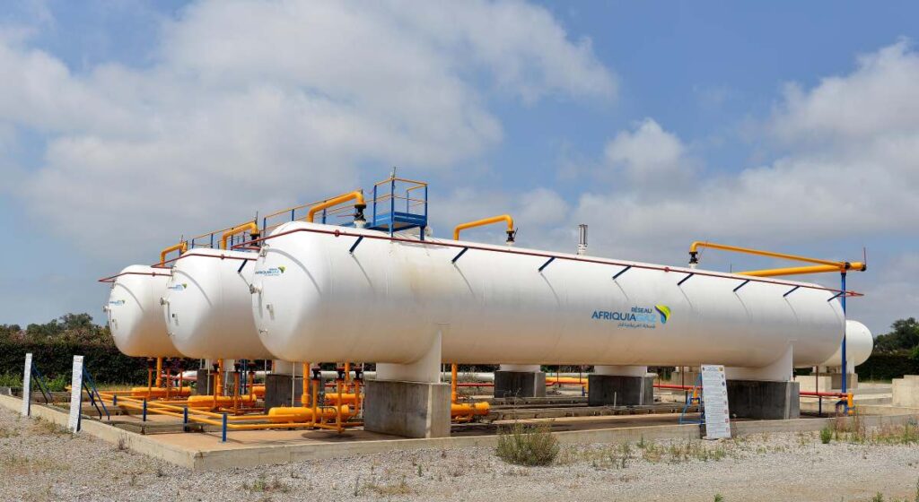 Morocco freezes $1 billion LNG project after King Mohammed VI meeting, refocusing energy transition and gas infrastructure plans.