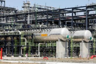 Huge-Dangote-refinery-and-petrochemical-plant