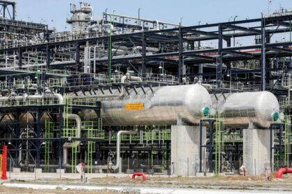 Huge-Dangote-refinery-and-petrochemical-plant