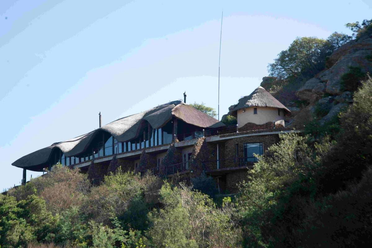 Isandlwana Lodge, luxury retreat at famous African battlefield, heads to auction in KZN.