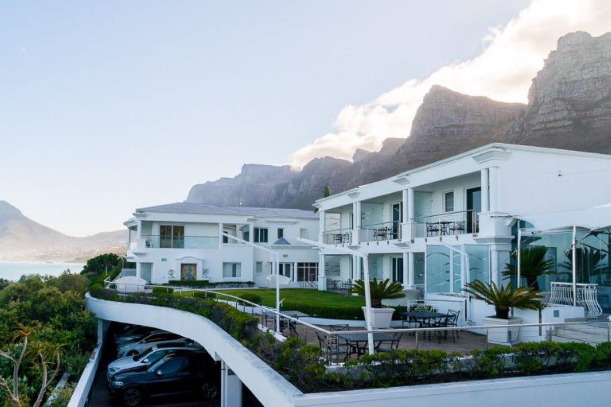 Twelve Apostles Hotel & Spa