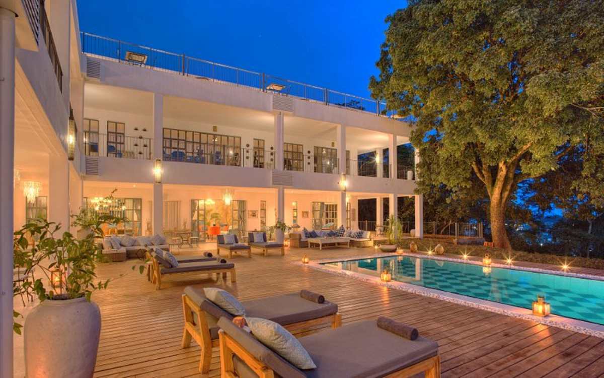 latitude-0-degrees-hotel