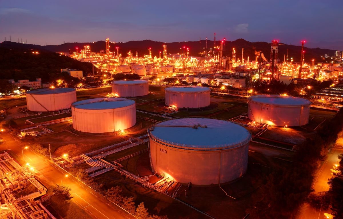 Glencore, Taiwan refiner book tankers for Middle East oil after ceasefire