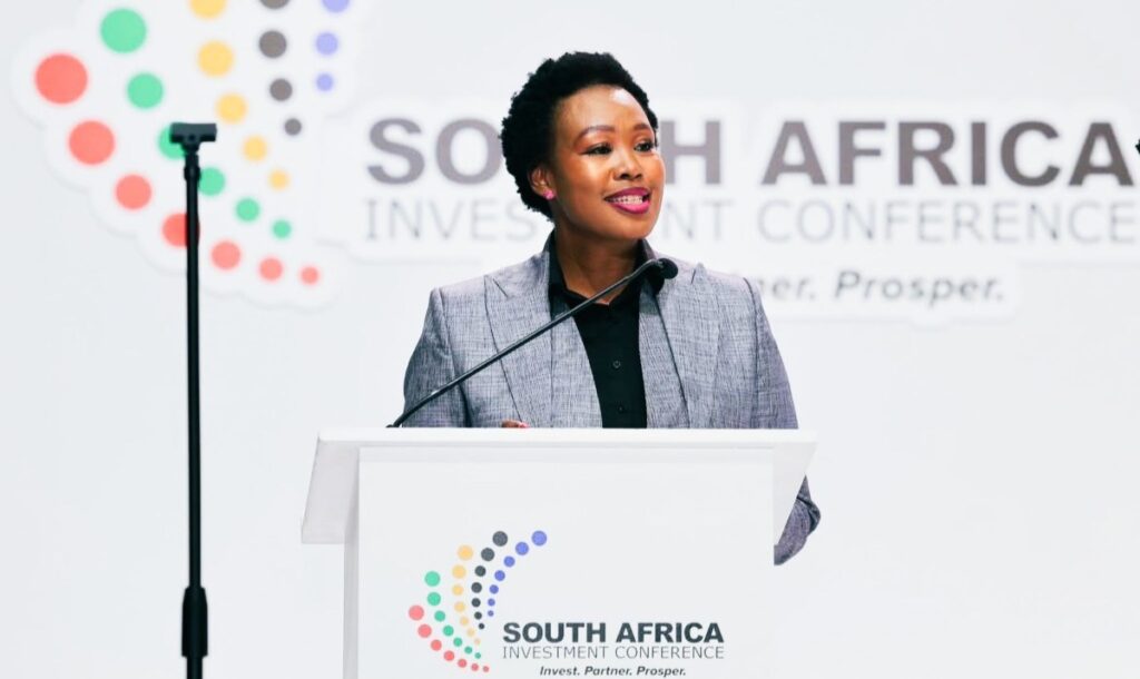 Phuthi Mahanyele-Dabengwa delivering a speech at the SAIC26 conference.
