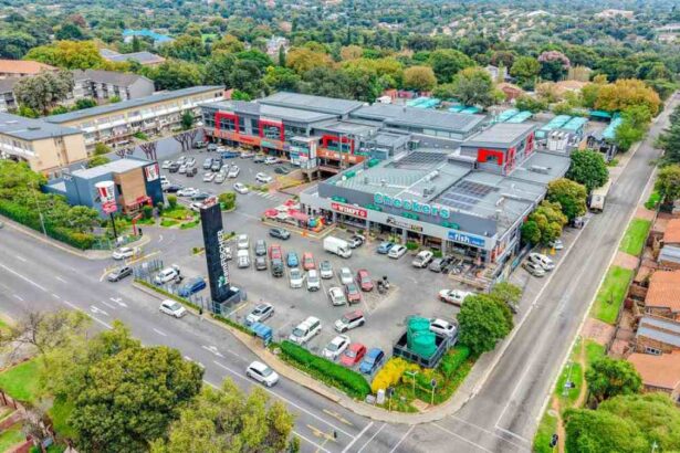 Bram Fischer Shopping Centre in Randburg