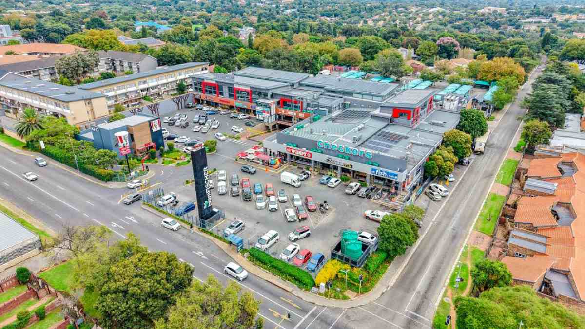 Bram Fischer Shopping Centre in Randburg
