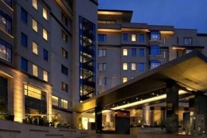 14 Riverside Complex