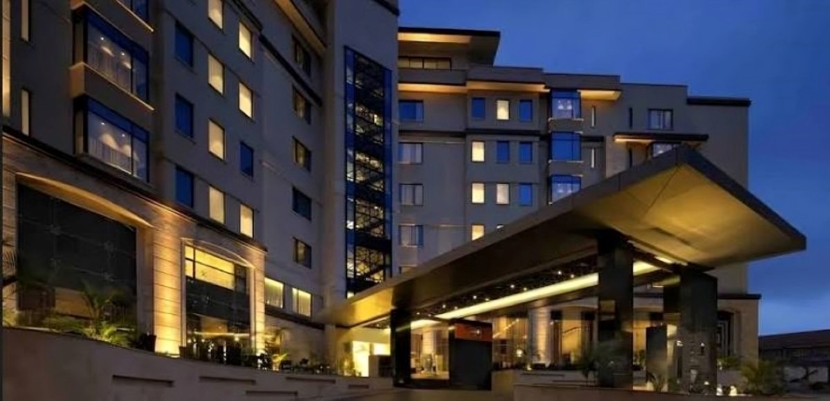 14 Riverside Complex
