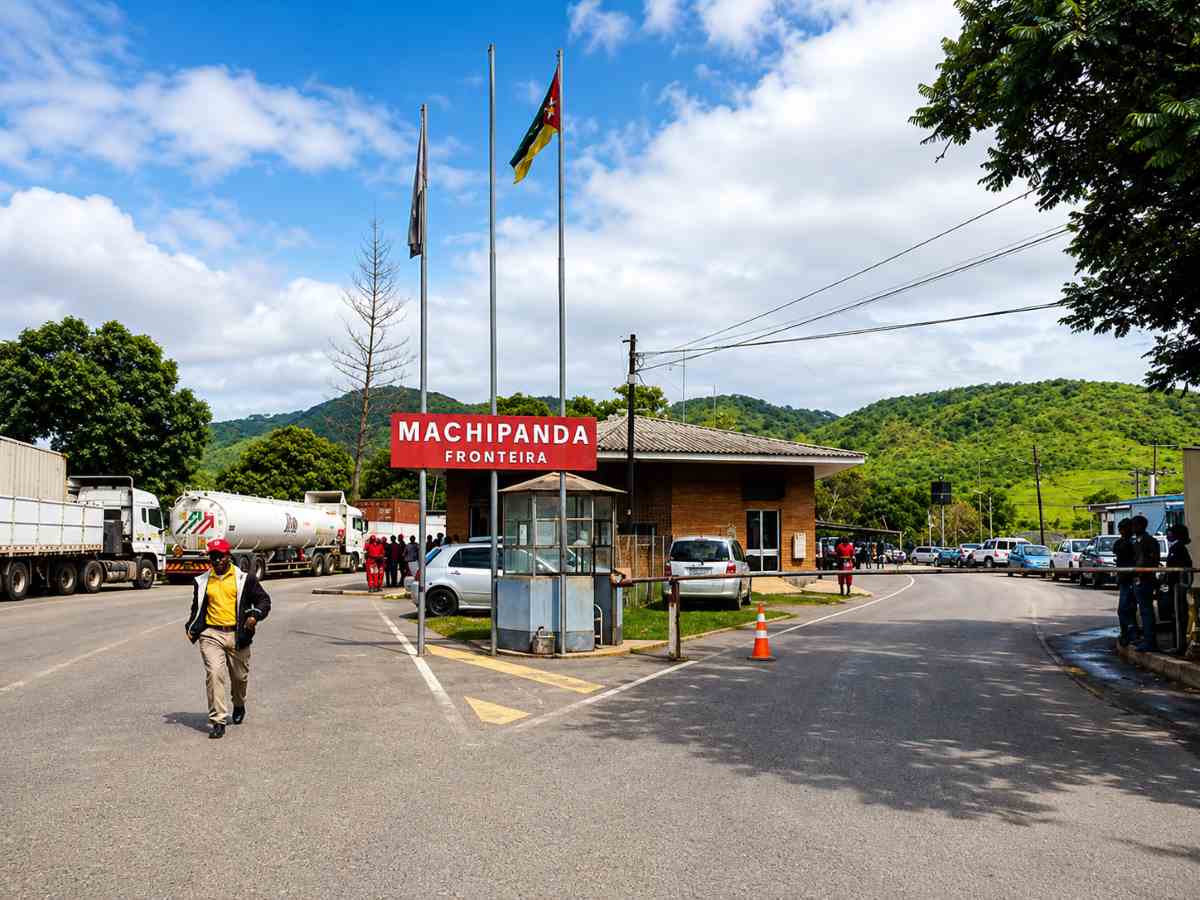 Mozambique awards Chinese firms a $30 million border post project to improve trade, freight movement and logistics links with Zimbabwe.