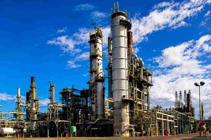 Niger signs $1.9 billion deal with Canadian group to build 100,000 bpd oil refinery