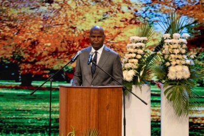 Mozambique reverses Central Bank appointment, names Navalha governor