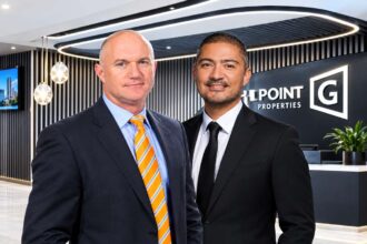 Group CEO Estienne de Klerk and CFO José Snyders .