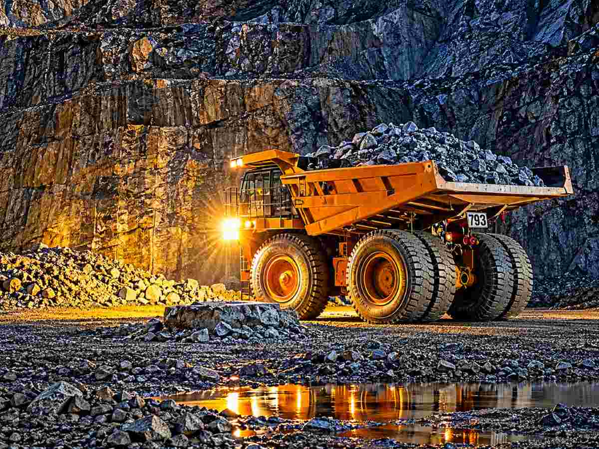 Ghana moves to standardise mining pay ahead of December contractor shift
